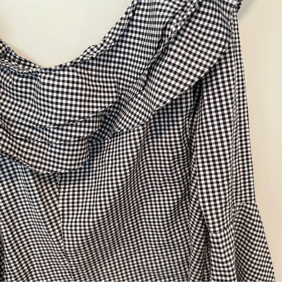SCRIPTED BLOUSE, CHECKERED PATTERN ONE OFF SHOULDER RUFFLED SIZE LARGE 1644 - Picture 5 of 11